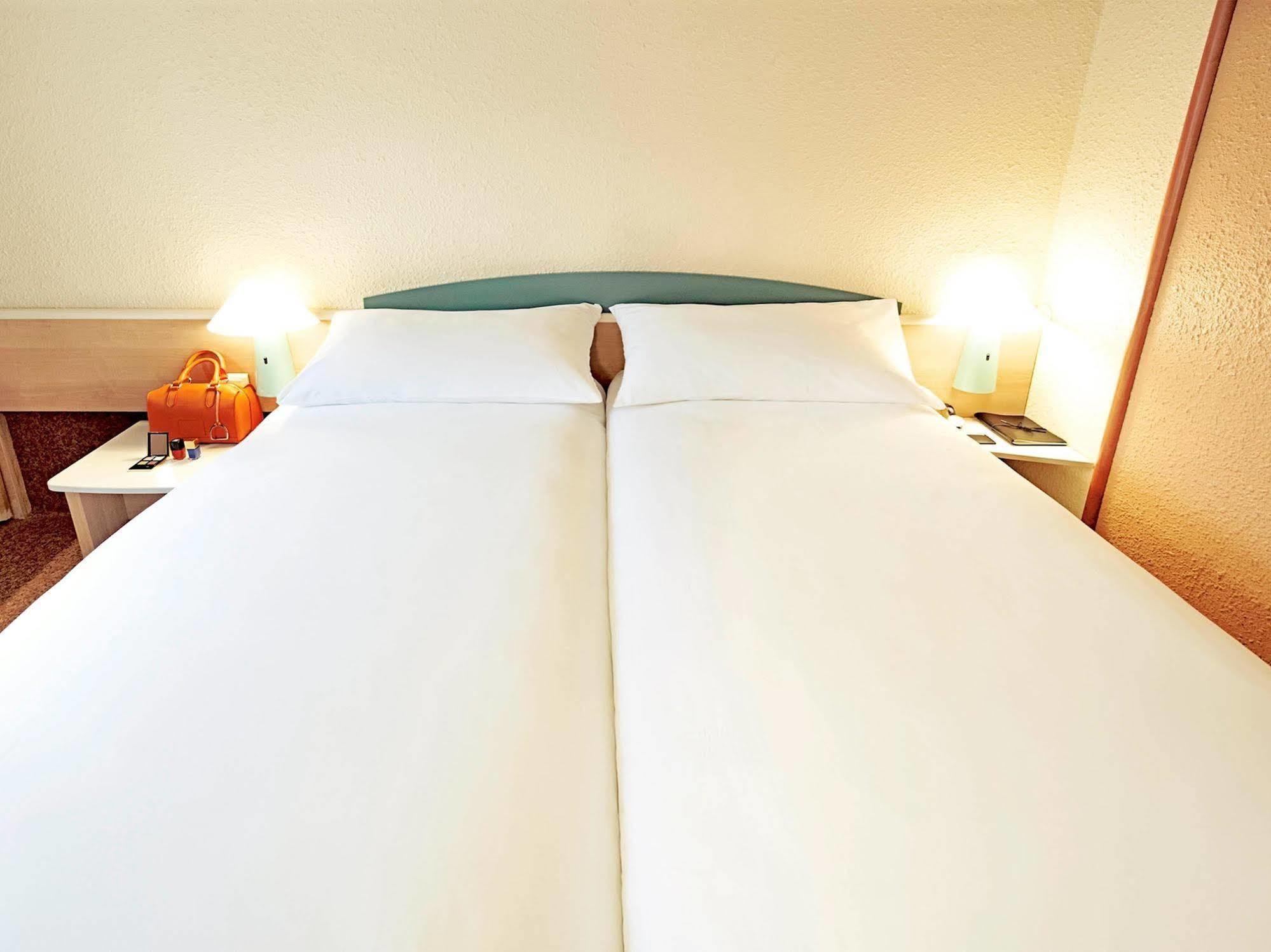 מלון Ibis Manosque Cadarache מראה חיצוני תמונה
